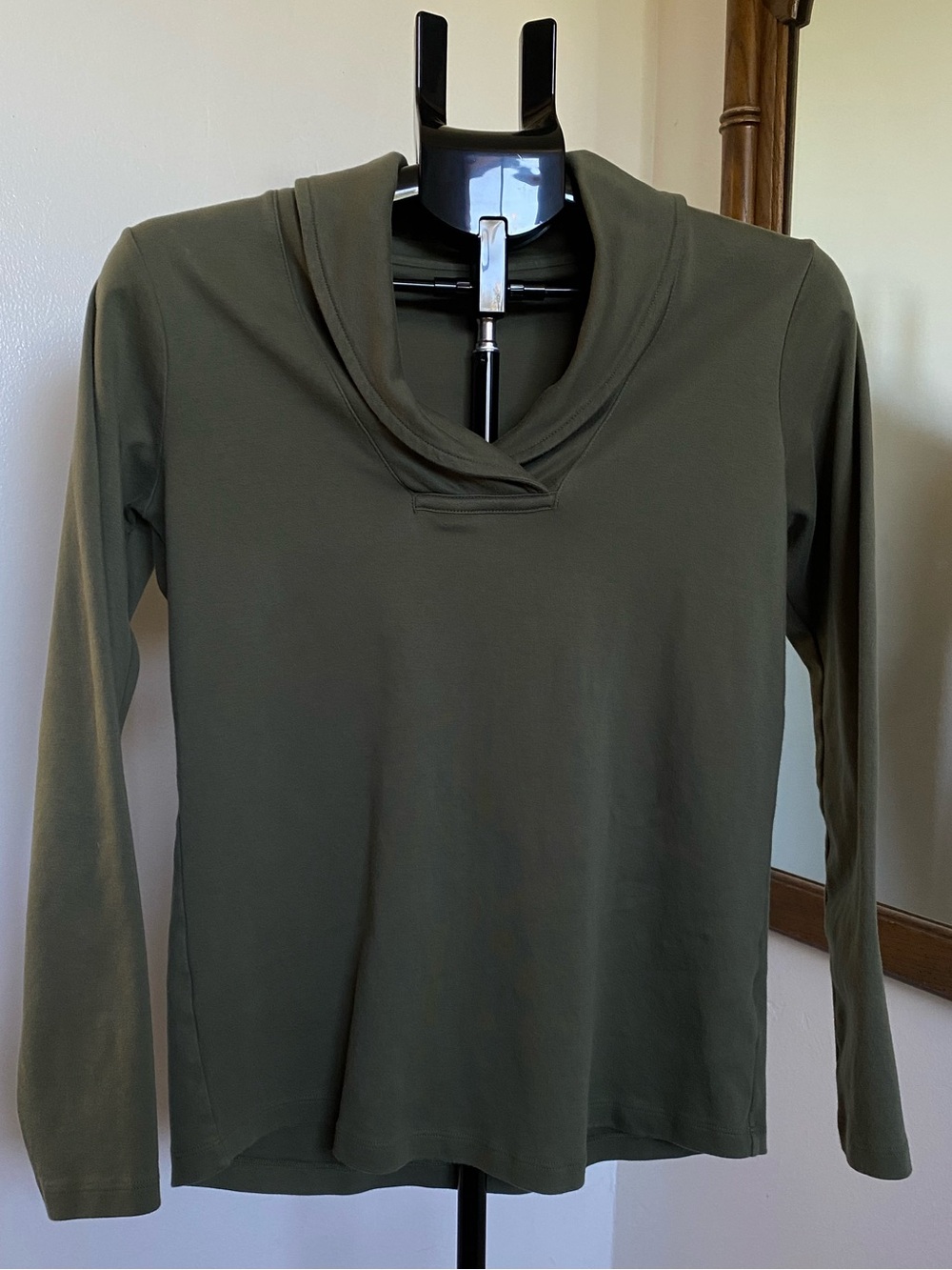 L.L. Bean Cotton Olive Green Long-Sleeve Cowl Neck pull over Top women’s Sz. S